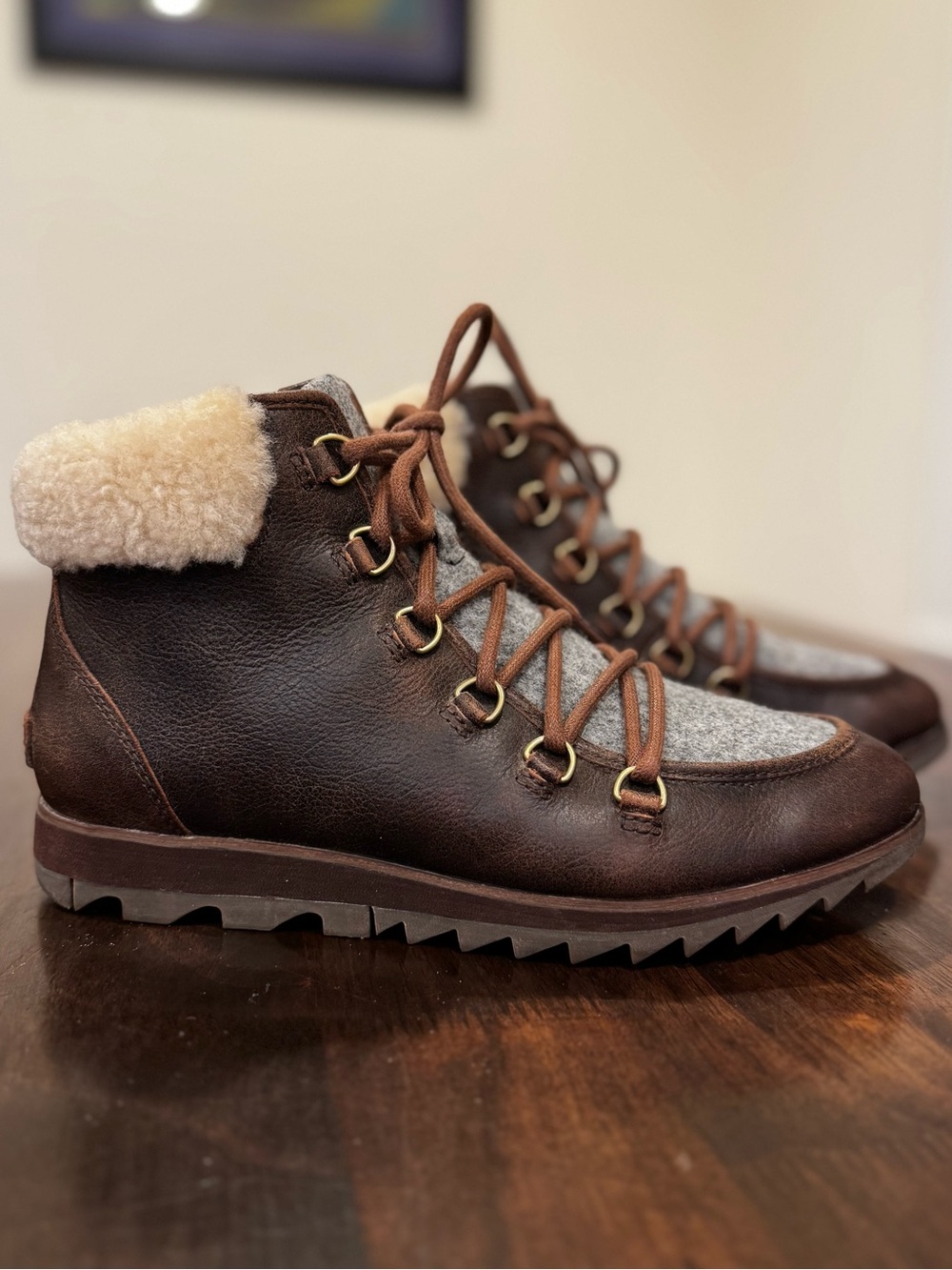 Sorel Harlow Lace Cozy Brown Shearling leather Boots Womens 9 Essentially NEW
